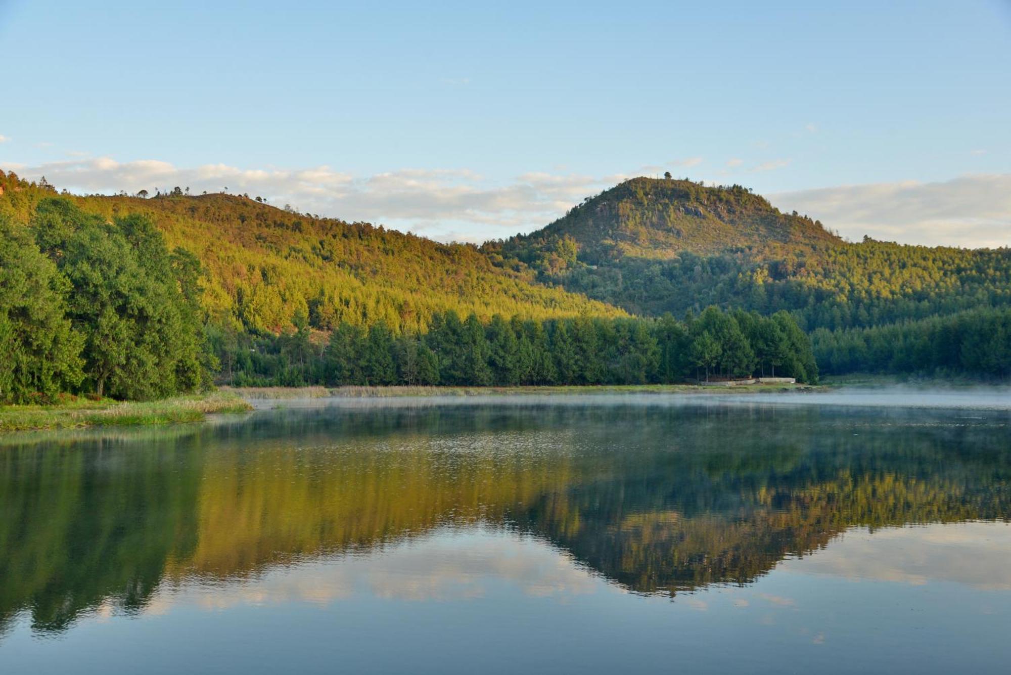 Troutbeck Resort Nyanga Екстериор снимка